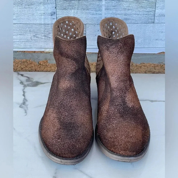 Circle G by Corral Ladies Brown Cutout Bootie 9 - Picture 3 of 8